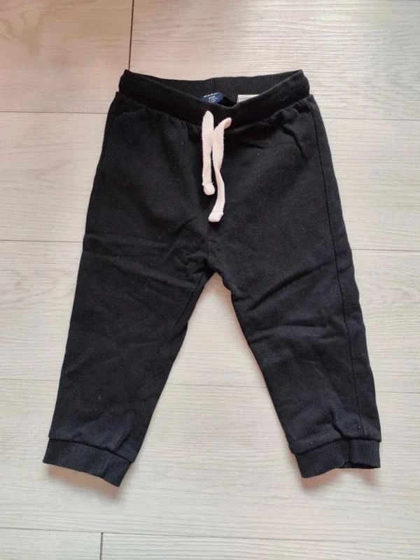 Zwarte joggingbroek 🧸 Maat 24 maanden 🧸 Kiabi – photo 2